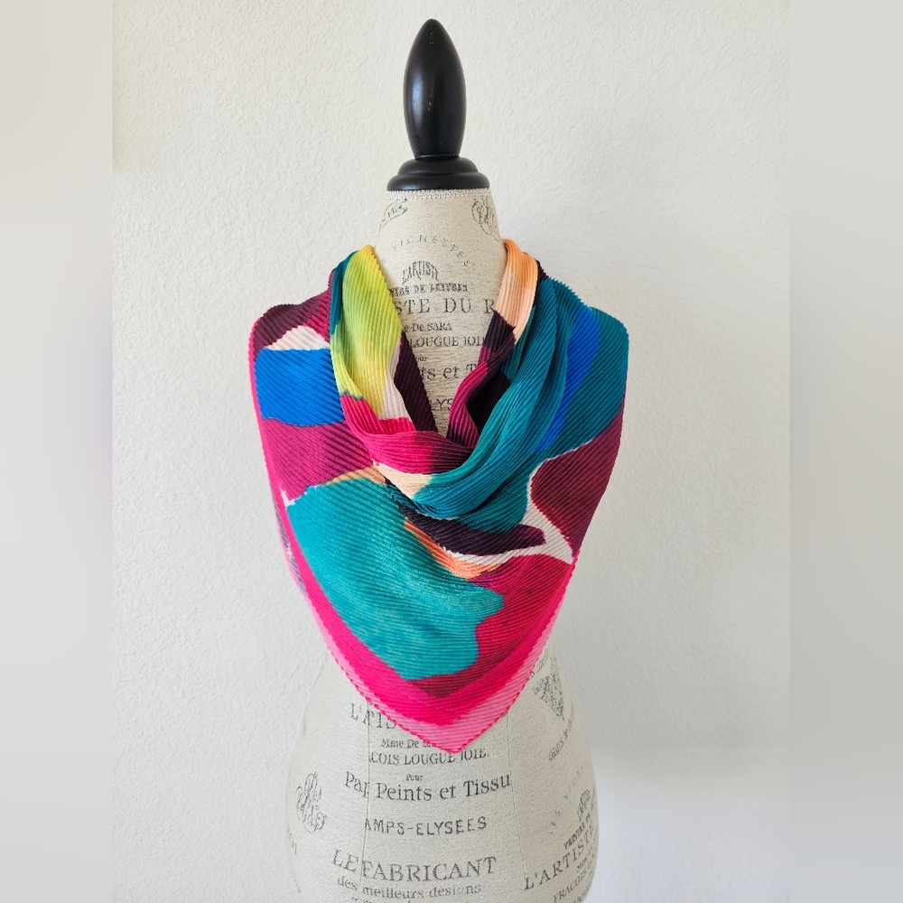 Vibrant Multicolor Pleated Women's Scarf - Teal, Fuchsia & Blue